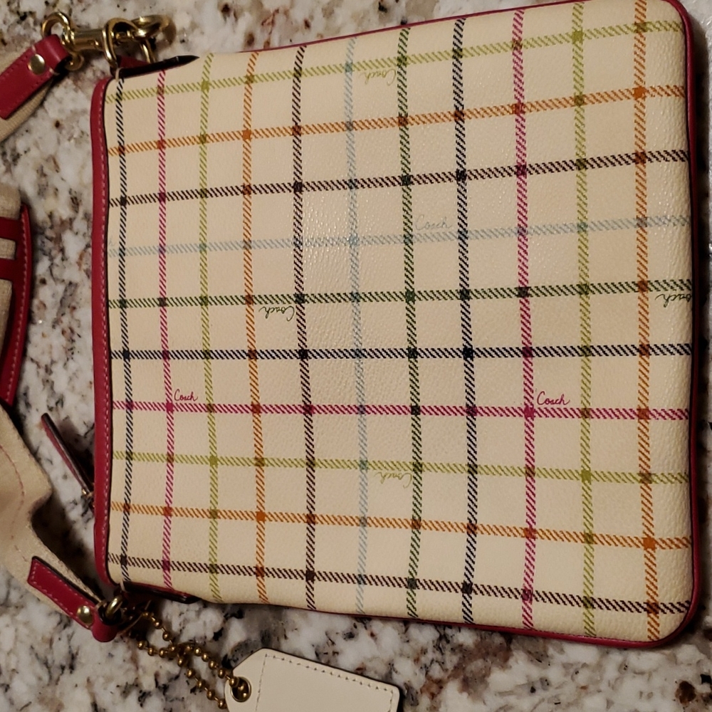 Coach shoulder purse - Picture 3 of 8